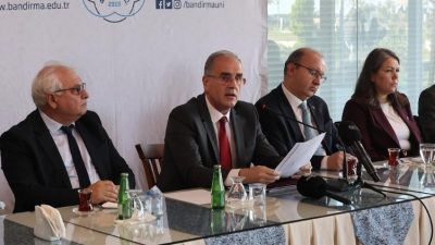Bandırma Onyedi Eylül Üniversitesi (BANÜ) Rektörü Prof. Dr. İsmail Boz,