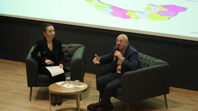 Bandırma Onyedi Eylül Üniversitesi’nde gerçekleştirilen “Spor ve Yönetim Söyleşisi”nde konuşan