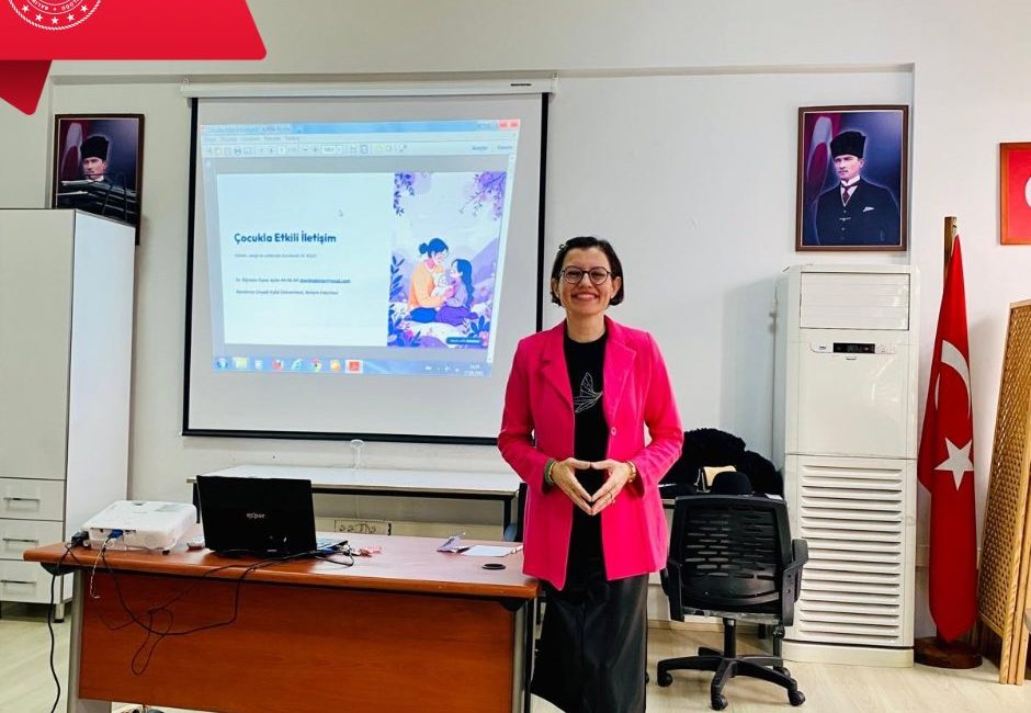Bandırma’da ASH personeline çocuk odaklı iletişim eğitimi BANÜ İletişim Fakültesi’nden Dr. Aylin Akınlar, Aile ve Sosyal Hizmetler