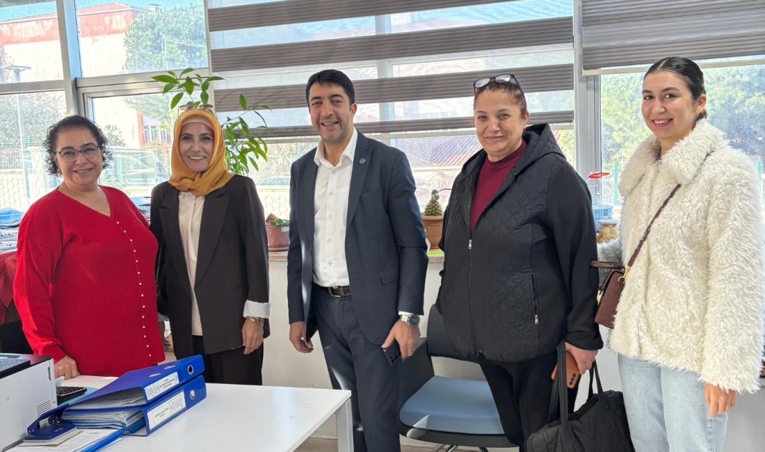 Sağlık-Sen’den Bandırma’da sağlık çalışanlarına ziyaret Balıkesir Sağlık-Sen Şube Başkanı Nihat Erzi ve Başkan Yardımcısı Neriman