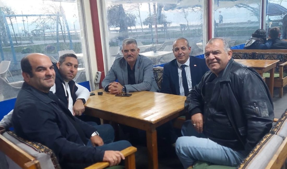 Hürriyetçi Yerel Sen Bandırma’da üyelerle bir araya geldi Hürriyetçi Yerel Sen Genel Başkanı Halil Aydoğdu ve MYK Üyesi–Denetleme