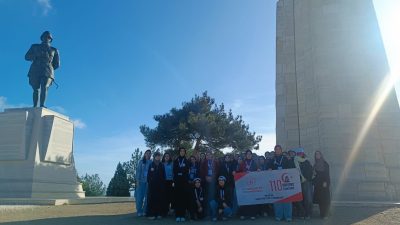 Öğrenciler, Bandırma Anadolu İmam Hatip Lisesi’nin Gençlik ve Spor İlçe