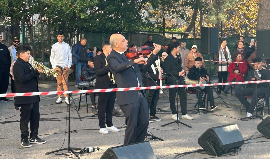 Aile yılı Bandırma’da müzikle taçlandı Bandırma Süleyman Bey İlkokulu’nda düzenlenen Aile Yılı Kapanış Konseri, yoğun
