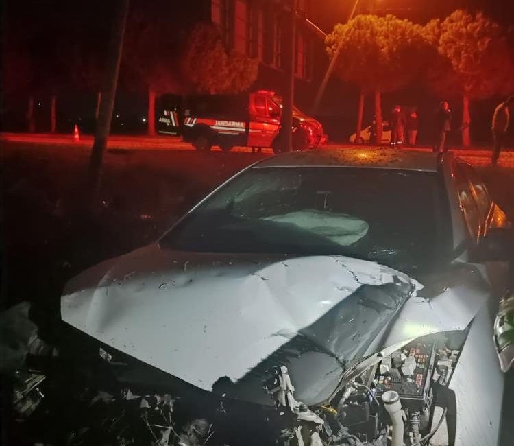 Susurluk’ta trafik kazası: 1 yaralı Göbel Mahallesi girişinde meydana gelen tek taraflı trafik kazasında 1