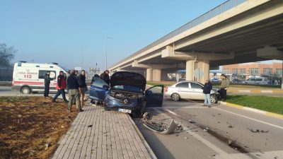17 Eylül Mahallesi Korozman Kavşağı’nda iki aracın karıştığı yaralanmalı ve