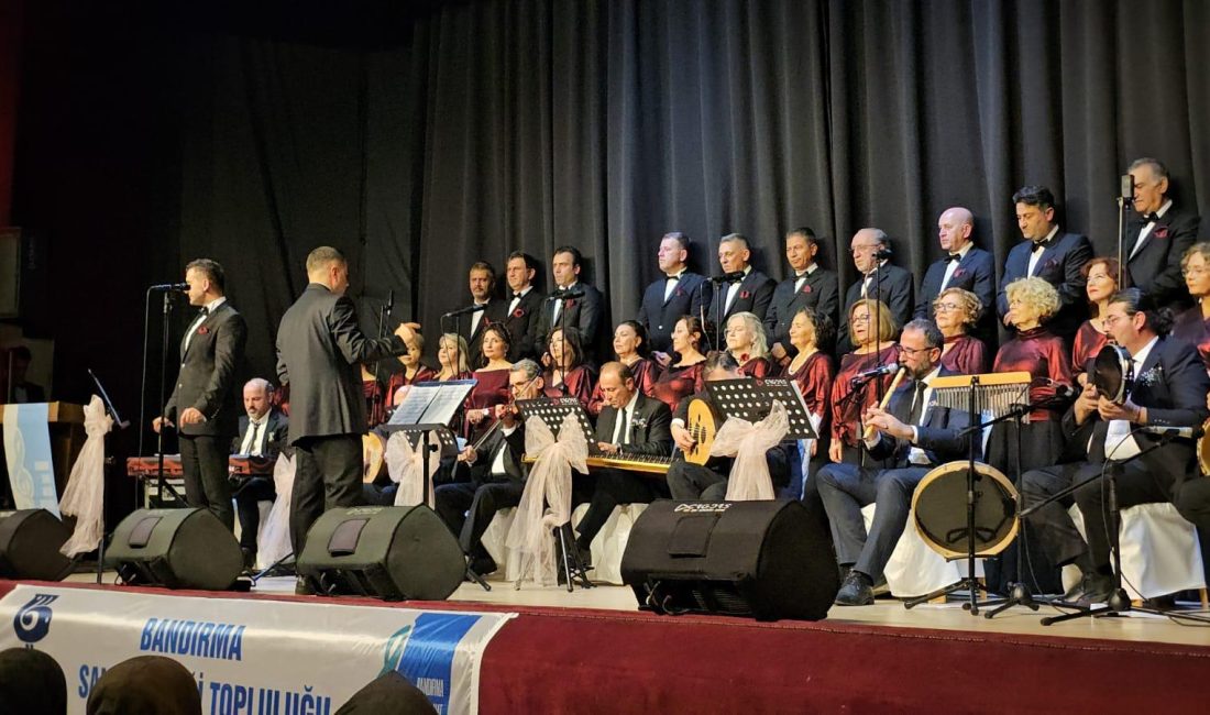 Türk sanat müziği sevdalıları Bandırma’da konserde buluştu Bandırma Sanat Müziği Topluluğu, Şef Eser Devecioğlu yönetiminde 40 kişilik