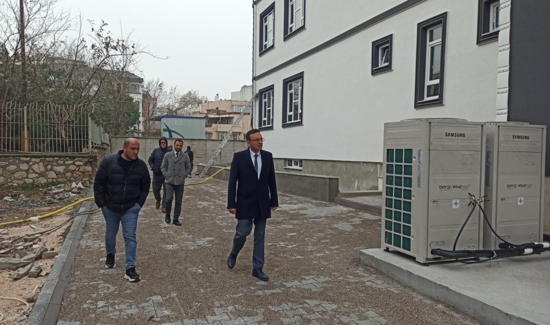 Bandırma’da yeni eğitim yuvalarının inşaat çalışmaları sürüyor Bandırma İlçe Milli Eğitim Müdürü Mutlu Aslan, iki okulda süren