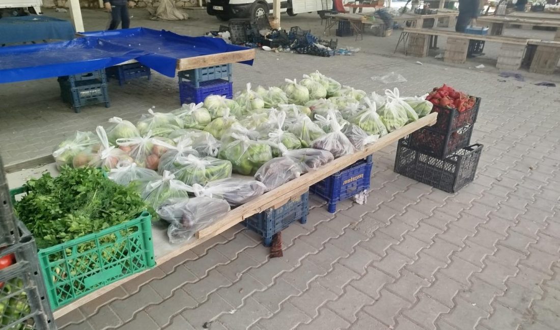 Marmara Adalar Belediyesi taze ürünleri ihtiyaç sahiplerine ulaştırıyor Marmara’da satılamayan taze ürünler üreticilerden temin edilerek hem çiftçinin emeği
