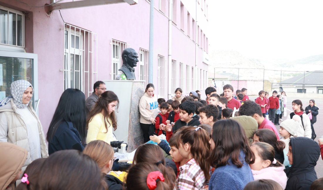 Marmara’da çocuklara doğum günü sevinci Marmara Adalar Belediyesi, Aralık ayında doğan öğrencileri bir araya getirerek
