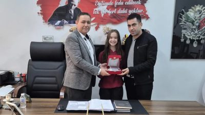 7/F sınıfı öğrencisi Taçmin Ada Turan, 24 Kasım Öğretmenler Günü