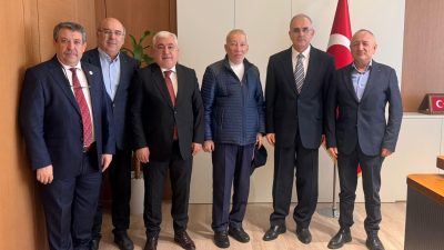 Yeni Dünya Vakfı Balıkesir Şubesi ve Türkiye Maarif Vakfı temsilcileri,