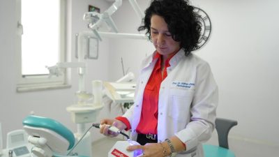 Son dönemde sosyal medya üzerinden satılan markasız diş beyazlatma ürünleri