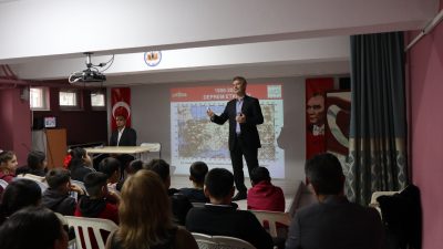 Bandırma’da öğrenciler, İnşaat Mühendisleri Odası Bandırma Temsilciliği ile Bandak iş