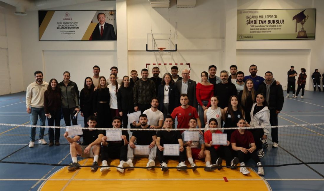 BANÜ’de engelsiz voleybol turnuvası Bandırma Onyedi Eylül Üniversitesi’nde öğrenciler ve öğretim üyeleri, engel tanımayan