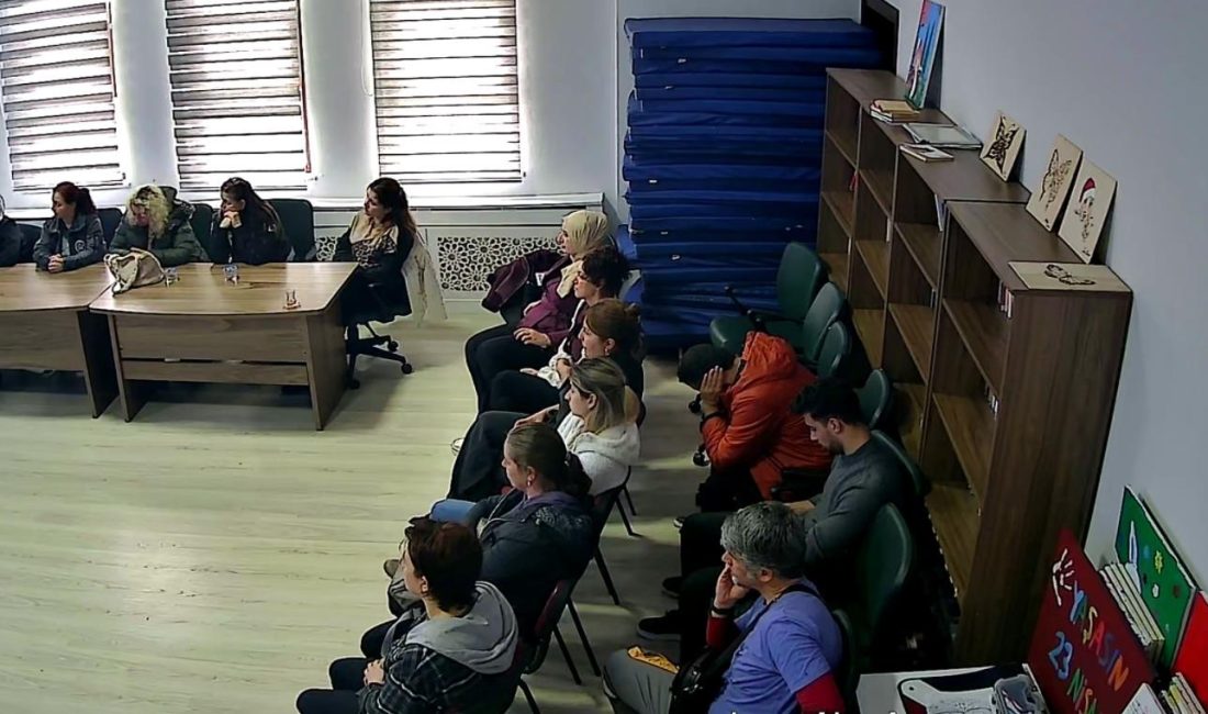 Hicri Ercili Sitesi personeline yönelik gerçekleştirilen eğitimde, çocuk davranışlarını anlama,