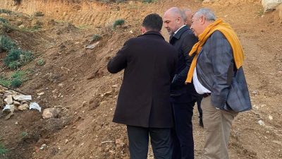 Çınarlı Mahallesi Tepeköy mevkiinde sürdürülen imar yol çalışmalarını inceleyen Marmara