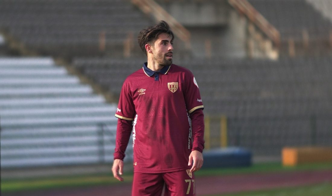 Bandırmaspor, orta saha oyuncusu Rahmetullah Berişbek’in kalıcı transferi konusunda Bursaspor