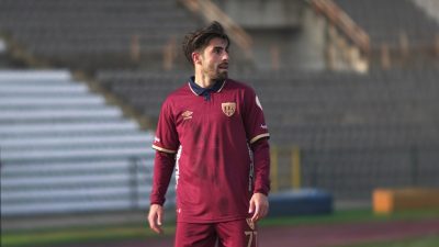 Bandırmaspor, orta saha oyuncusu Rahmetullah Berişbek’in kalıcı transferi konusunda Bursaspor