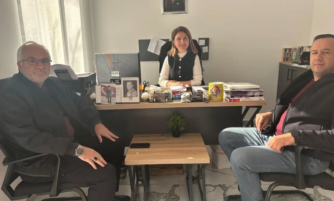 AK Parti Bandırma İlçe Başkanlığı, mahalle koordinatörü ve başkanıyla birlikte