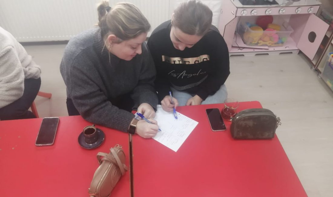 Bandırma’da velilere ebeveyn eğitim oturumu düzenlendi Bandırma Sosyal Hizmet Merkezi Müdürlüğü uzmanları tarafından Ahmet Obalı Anaokulu