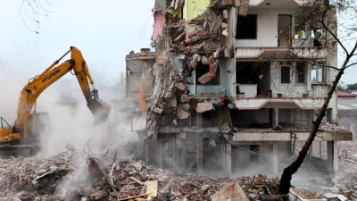 10 Ağustos ve 27 Ekim’de meydana gelen depremlerle büyük hasar
