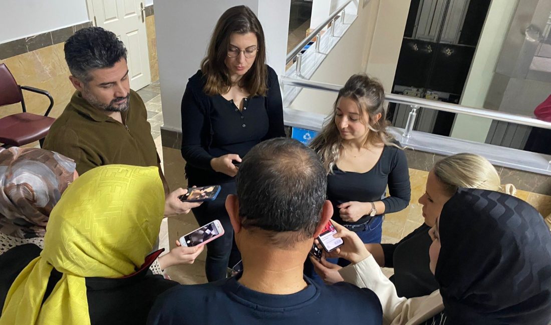 Bandırma’da dijital dünyada çocuk haklarına dikkat çekildi Bandırma Sosyal Hizmet Merkezi Müdürlüğü tarafından paydaş kurum ve kuruluşlara