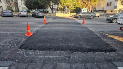 Bandırma Belediyesi’nin Paşakent Mahallesi Mehmetçik Caddesi’nde gerçekleştirdiği kaldırım ve yol