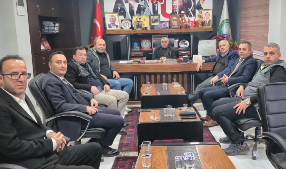 Manyas Belediye Başkanı Ahmet Duru, Balıkesir Büyükşehir Belediyesi yetkililerini belediyede