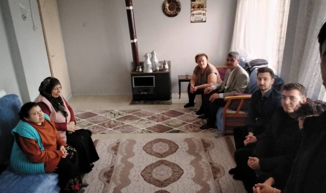 Bandırma’da üniversiteli gençlerden engelli bireylere ziyaret Zağnos Paşa Yurdu’nda kalan öğrenciler, Bandırma İlçe Müftülüğü Manevi Danışmanı