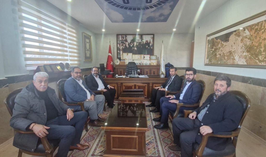 Balıkesir Diyanet-Sen Şube Başkanı Mehmet Akif Gerboğa ve beraberindeki heyet,
