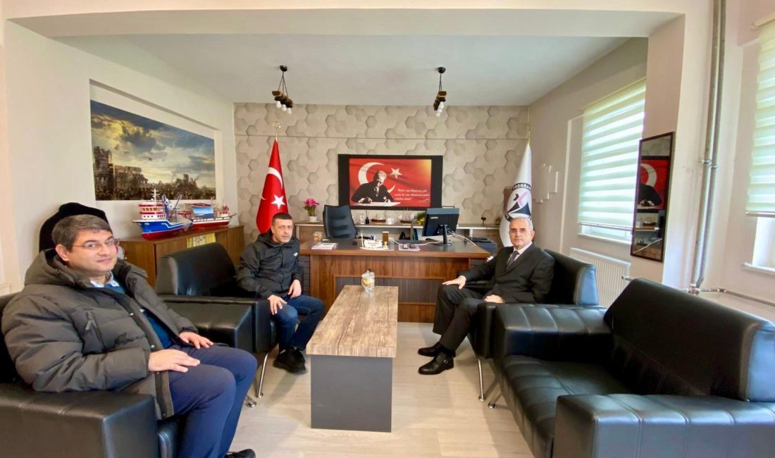 BANÜ Rektörü Prof. Dr. İsmail Boz, okul müdürü Mikail Şahin