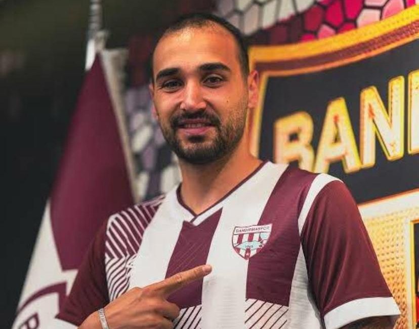 Bandırmasporlu futbolcu Tolga Kalender, bahis soruşturmasında gözaltına alındı İstanbul Cumhuriyet Başsavcılığı’nın yürüttüğü bahis soruşturması kapsamında bu sabah düzenlenen