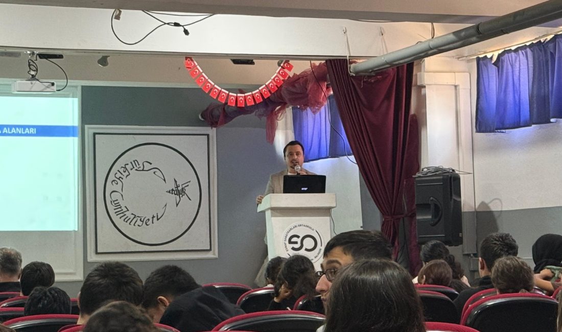 Bandırma’da öğrencilere deprem bilinci aşılandı Mimarlar Odası ve BANDAK yetkilileri, Bandırma Esnaf Sanatkârları Ortaokulu’nda deprem