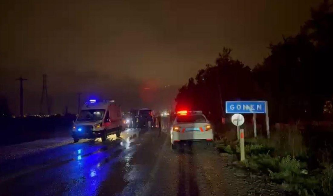 Gönen’de işçi servisi ile otomobil çarpıştı: 1 ölü, 13 yaralı Gönen’de işçi servisi ile otomobilin çarpışması sonucu 1 kişi hayatını