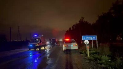 Gönen’de işçi servisi ile otomobilin çarpışması sonucu 1 kişi hayatını