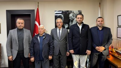 Yeni kurulan ERZEYDER’in kurucu üyeleri, Erdek Belediye Başkanı Burhan Karışık