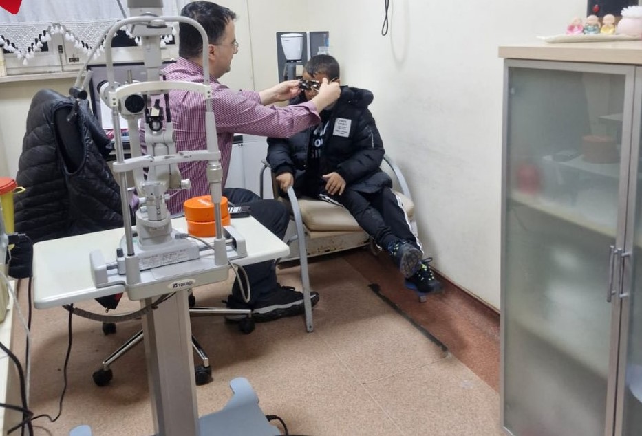 Bandırma çocuklara göz sağlığı taraması yapıldı Aile ve Sosyal Hizmetler İl Müdürlüğü, çocukların gelişimini desteklemek amacıyla