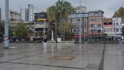 Bandırma Belediye Başkanı Dursun Mirza, gündemi değerlendirerek projeleri hakkında bilgi