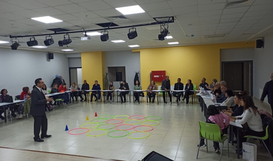 Bandırma’da öğretmenlere yeni müfredat atölyesi Bandırma İlçe Milli Eğitim Müdürü Mutlu Aslan’ın katılımıyla 17 Eylül