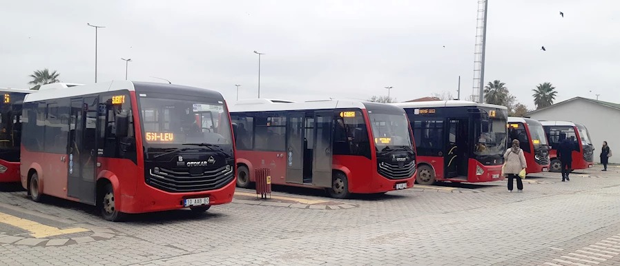 Büyükşehir’den Bandırma–Külefli arasına yeni ulaşım hattı Büyükşehir Belediyesi, Bandırma Merkez ile Külefli Mahallesi arasında başlatılan toplu