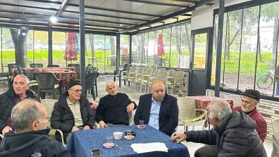 Gönen Belediye Başkanı İbrahim Palaz, minibüs şoförlerinin çay davetine katılarak