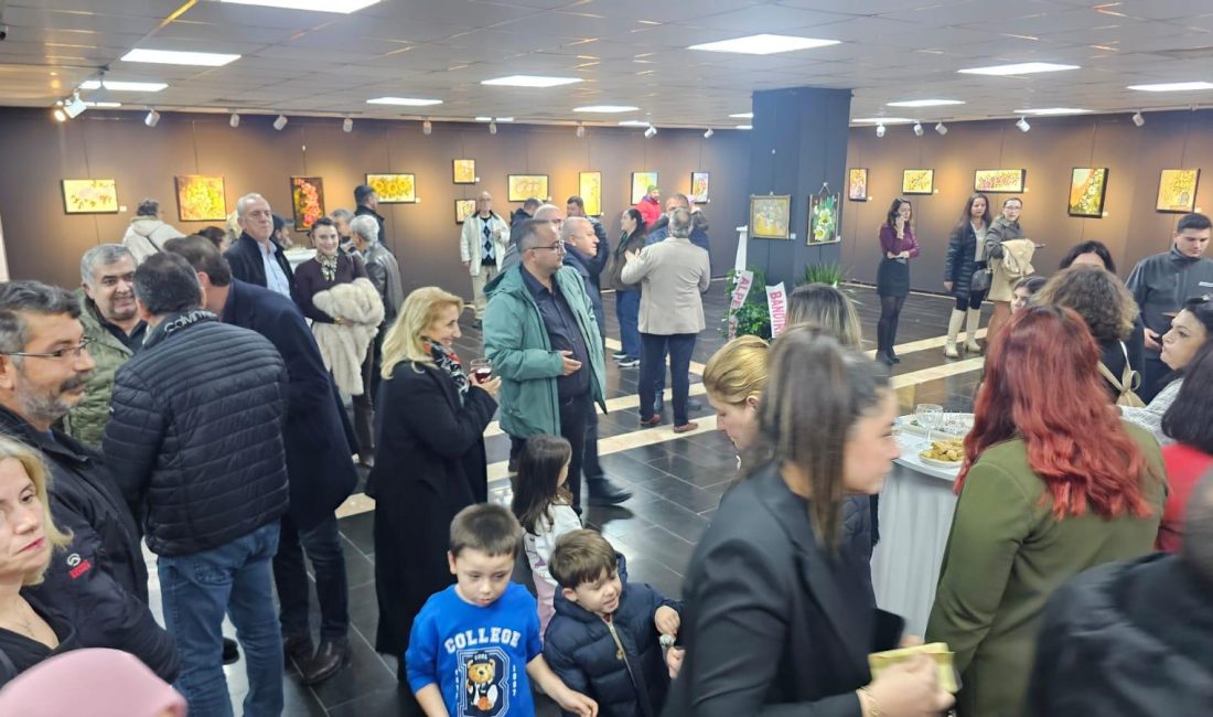 Sanatçı Nuray Çon’un 70’e yakın eserinin yer aldığı “Paletimin Renkleri”