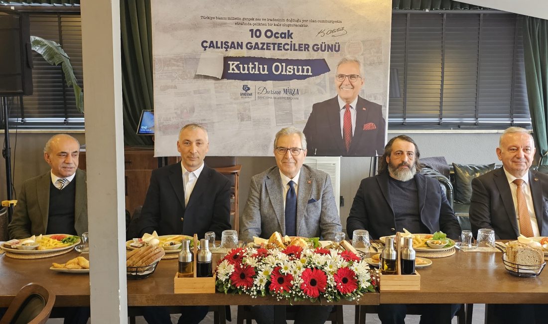 Bandırma Belediyesi’nden basın mensuplarına 10 Ocak buluşması Bandırma Belediye Başkanı Dursun Mirza, 10 Ocak Dünya Çalışan Gazeteciler