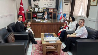 Özel Mutlu Çocuklar Anaokulu öğrencileri ve öğretmenleri, DMD kas hastası