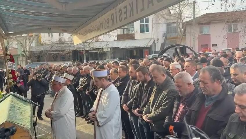 Elif Kumal son yolculuğuna uğurlandı Kapıdağ Yarımadası’nda kaybolduktan 8 gün sonra göletin dibindeki otomobilinin içerisinde