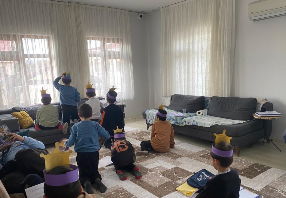 Bandırma’da çocuklardan çevreye duyarlılık mesajı Bandırma Hicri Ercili Çocuk Evleri Sitesi Müdürlüğü’nde, Enerji Verimliliği Haftası