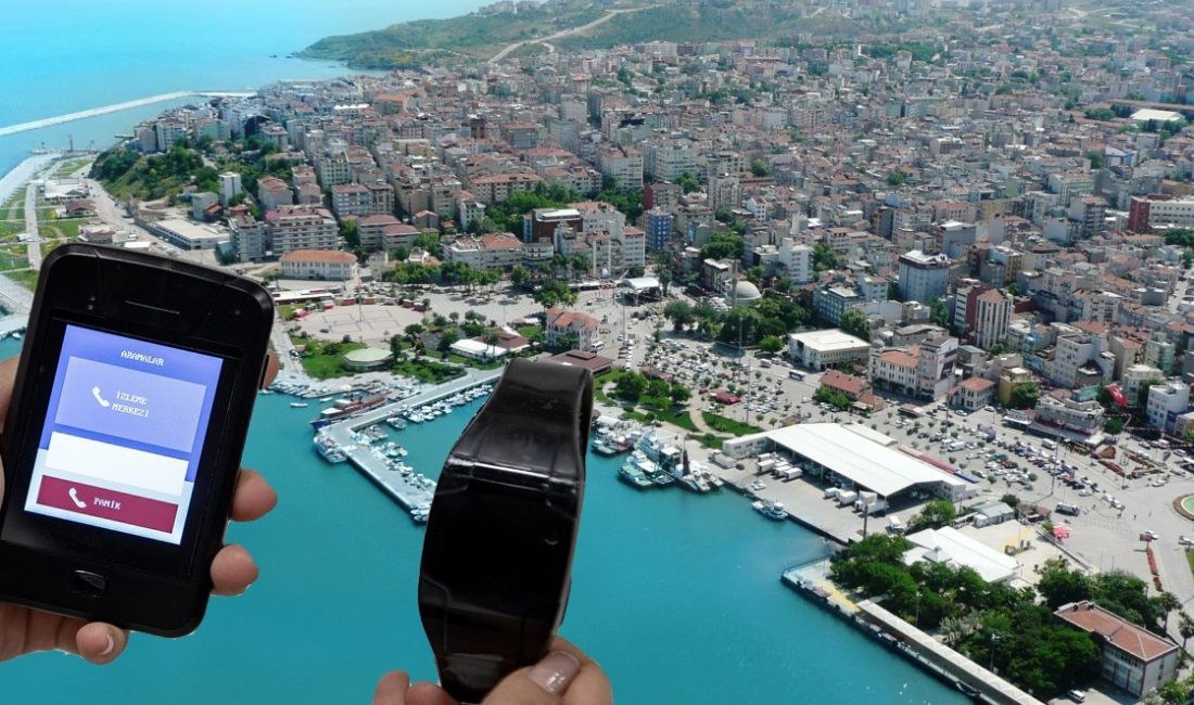 Bandırma’da 1 yılda 98 kişiye elektronik kelepçe Bandırma’da 2025 yılı içinde KADES tanıtımından öğrenci eğitimlerine, elektronik kelepçe