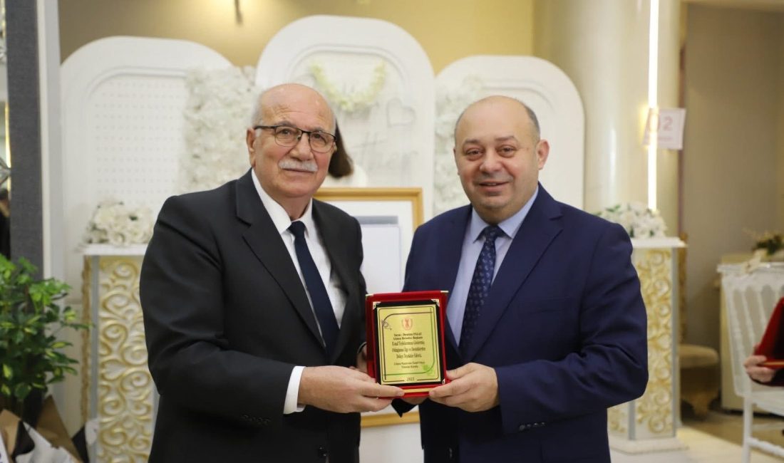Gönen Pazarcılar Esnaf Odası’nda güven tazelendi Gönen Pazarcılar Esnaf Odası Olağan Genel Kurulu’nda yeniden başkan seçilen