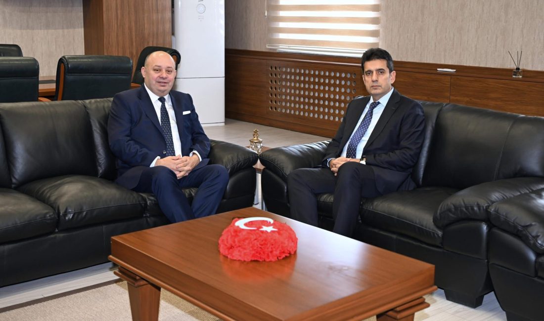 Palaz’dan Valilik ve Emniyet Müdürlüğü ziyareti Gönen Belediye Başkanı İbrahim Palaz, Balıkesir’de gerçekleştirdiği ziyaretlerde Valilik ve