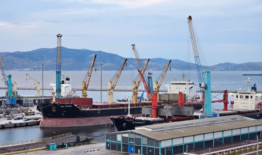 Bandırma’nın 2025 dış ticaret hacmi 2,2 milyar doları aştı Bandırma Gümrük Müdürlüğü’nün açıkladığı verilere göre 2025 yılında Bandırma Limanı